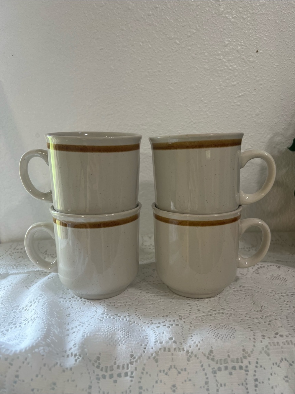 Vintage Mountain Wood Stoneware Collection Set of 4 Mugs